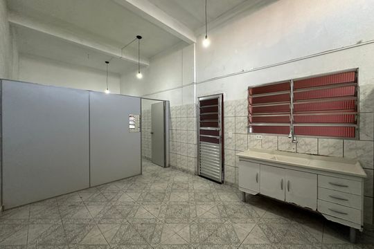 Sala/Cozinha de casa para alugar com 1 quarto, 50m² em Jardim Julio, Barueri