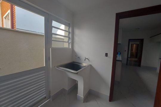 Área de serviço de casa para alugar com 5 quartos, 426m² em Jardim Santa Marcelina, Campinas
