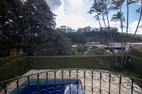 Vista  de casa para alugar com 4 quartos, 349m² em Jardim Leonor Mendes de Barros, São Paulo