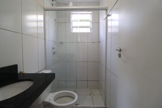 Banheiro Social de apartamento para alugar com 2 quartos, 50m² em Shopping Park, Uberlândia