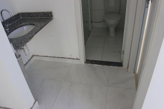 Banheiro  de apartamento para alugar com 2 quartos, 37m² em Centro, Guarulhos