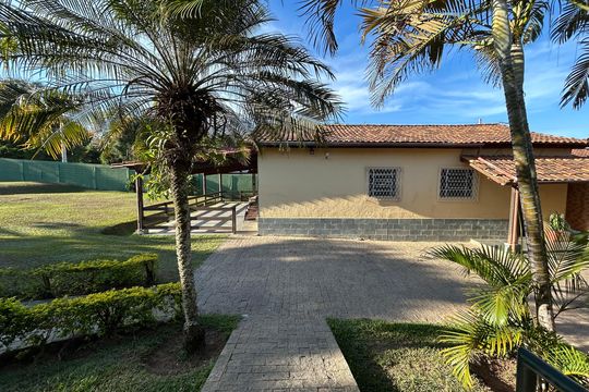 Casa à venda com 3 quartos, 492m² em Chácara Novo Horizonte, Contagem