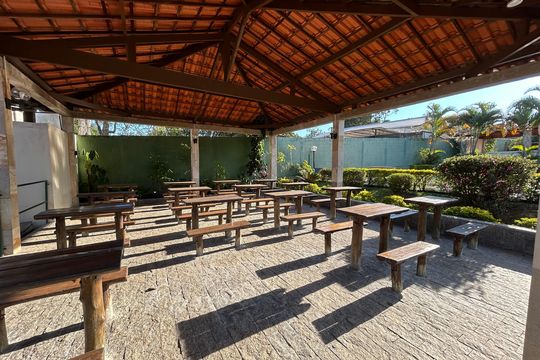 Casa à venda com 3 quartos, 492m² em Chácara Novo Horizonte, Contagem