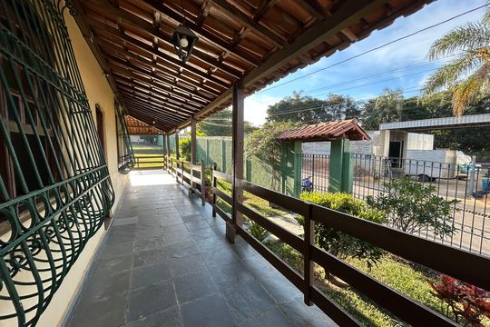 Casa à venda com 3 quartos, 492m² em Chácara Novo Horizonte, Contagem
