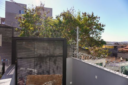 Varanda - Casa 2 - Vista de casa à venda com 3 quartos, 163m² em Santa Cruz, Belo Horizonte