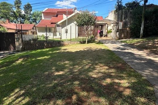 Área Externa de casa de condomínio à venda com 3 quartos, 200m² em Santa Tereza, Porto Alegre
