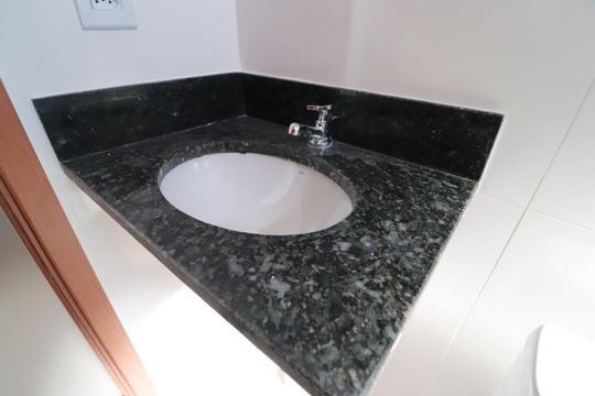 Banheiro Social de apartamento para alugar com 2 quartos, 58m² em Jardim Patricia, Uberlândia