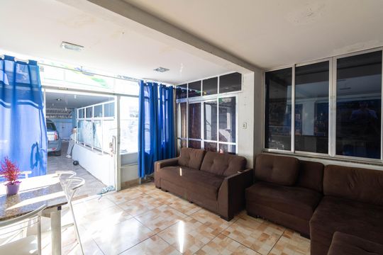 Sala de casa à venda com 4 quartos, 370m² em Campo Grande, Rio de Janeiro