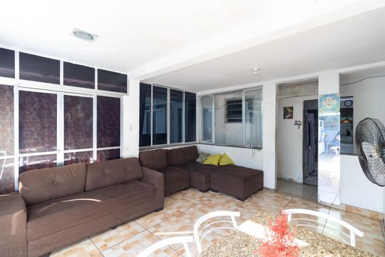 Sala de casa à venda com 4 quartos, 370m² em Campo Grande, Rio de Janeiro