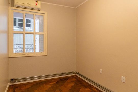Quarto 3 de apartamento para alugar com 4 quartos, 130m² em Petrópolis, Porto Alegre