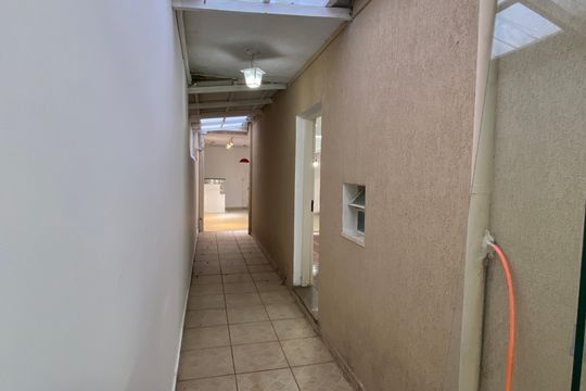 Área externa de casa à venda com 3 quartos, 170m² em Vila Yara, Osasco