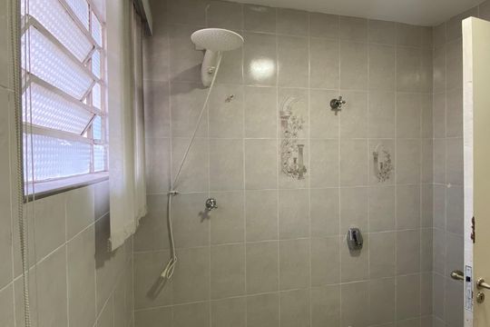Banheiro 2 de casa à venda com 3 quartos, 170m² em Vila Yara, Osasco