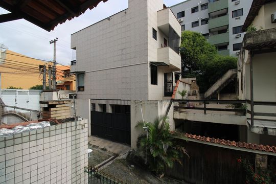 Quarto 1 - Vista de casa de condomínio para alugar com 3 quartos, 192m² em Pechincha, Rio de Janeiro