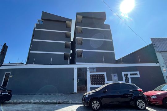 Fachada+Placa  de apartamento para alugar com 2 quartos, 42m² em Jardim Lideranca, São Paulo