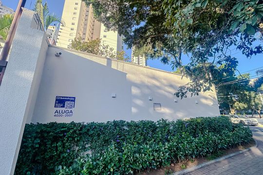 Fachada com Plaquinha de apartamento para alugar com 3 quartos, 152m² em Tatuapé, São Paulo