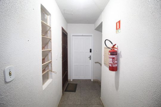 Corredor de apartamento à venda com 2 quartos, 61m² em Jardim Dona Leopoldina, Porto Alegre