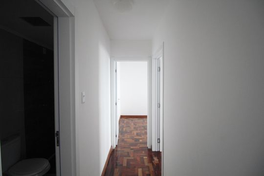 Corredor de apartamento à venda com 2 quartos, 61m² em Jardim Dona Leopoldina, Porto Alegre