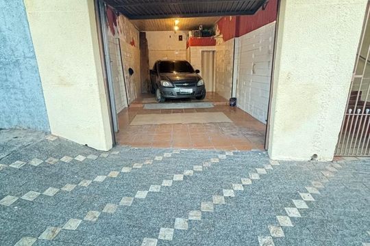 Garagem de casa à venda com 4 quartos, 170m² em Vila Nossa Senhora do Retiro, São Paulo