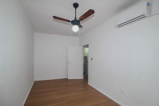 Quarto 2 de apartamento à venda com 2 quartos, 62m² em Glória, Porto Alegre