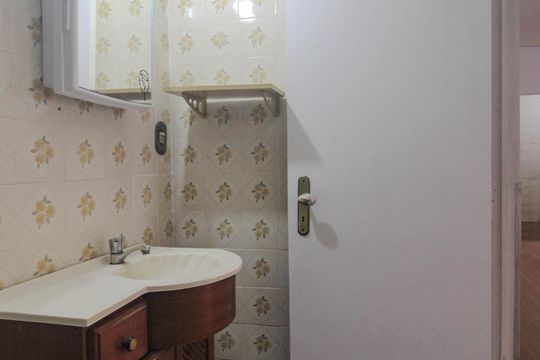 Banheiro de apartamento à venda com 2 quartos, 62m² em Glória, Porto Alegre