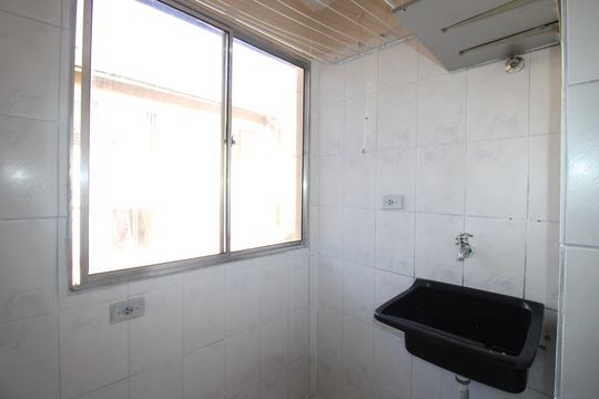Área de Serviço de apartamento para alugar com 2 quartos, 51m² em Jardim Marilu, São Paulo