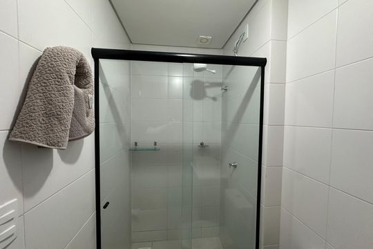 Banheiro da Suíte de apartamento para alugar com 2 quartos, 56m² em Vargem do Bom Jesus, Florianópolis