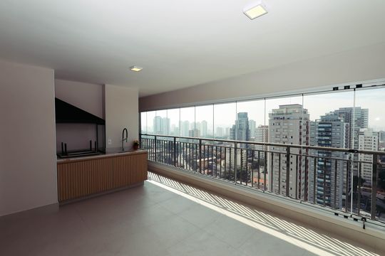 Varanda de apartamento à venda com 3 quartos, 125m² em Vila Dom Pedro I, São Paulo
