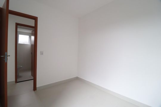 Quarto 1 de apartamento para alugar com 2 quartos, 73m² em Novo Mundo, Uberlândia