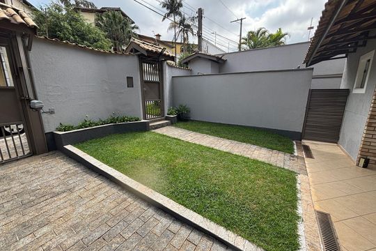 Área externa de casa à venda com 4 quartos, 567m² em Parque dos Principes, São Paulo