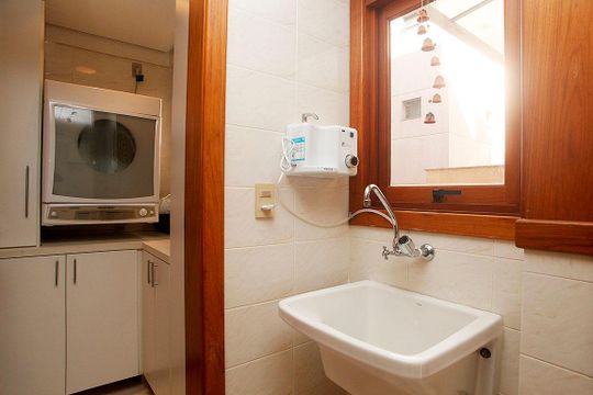 Área de Serviço / Despensa de apartamento para alugar com 3 quartos, 112m² em Petrópolis, Porto Alegre