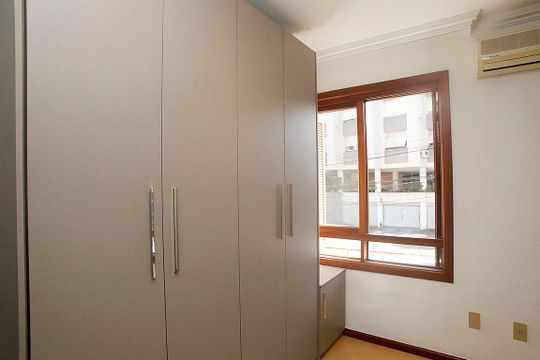 Quarto 2 de apartamento para alugar com 3 quartos, 112m² em Petrópolis, Porto Alegre
