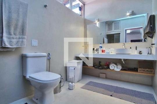 Casa à venda com 4 quartos, 460m² em Alto de Pinheiros, São Paulo