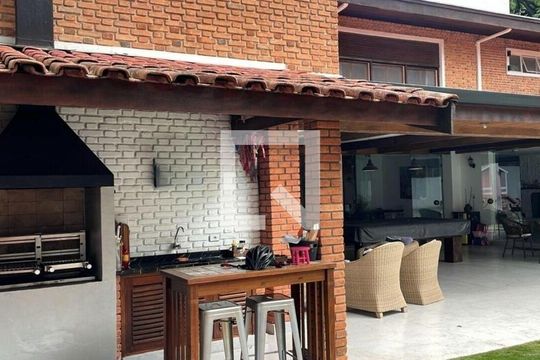 Casa à venda com 4 quartos, 460m² em Alto de Pinheiros, São Paulo