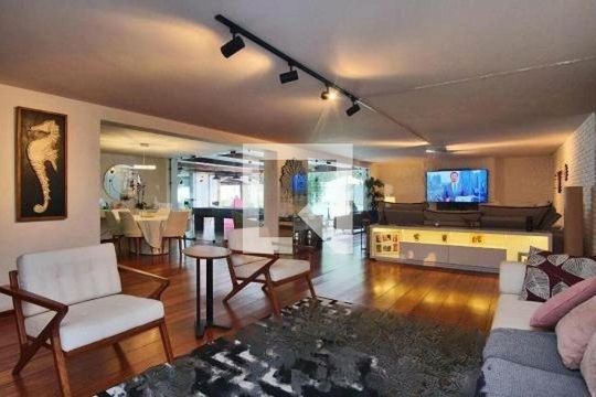 Casa à venda com 4 quartos, 460m² em Alto de Pinheiros, São Paulo