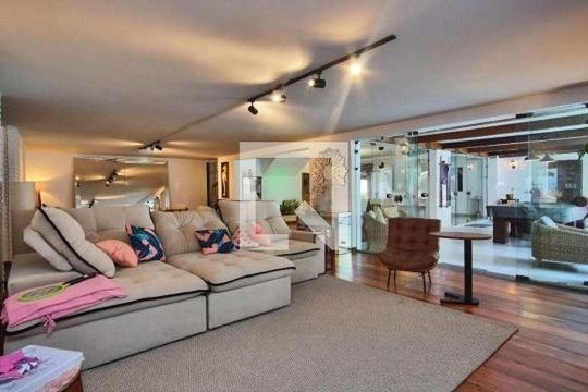 Casa à venda com 4 quartos, 460m² em Alto de Pinheiros, São Paulo