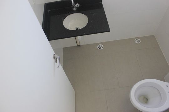 Banheiro social  de apartamento à venda com 2 quartos, 57m² em Vila Progresso, Guarulhos