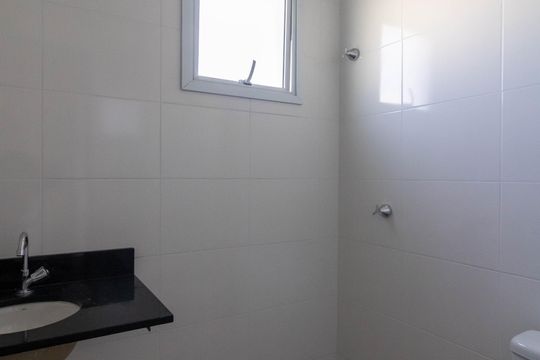 Banheiro de apartamento à venda com 2 quartos, 68m² em Vila Progresso, Guarulhos