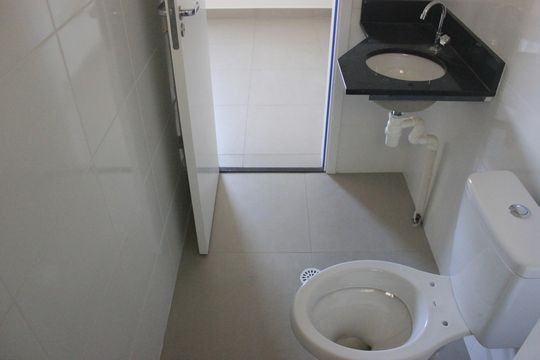 Banheiro da Suíte  de apartamento à venda com 2 quartos, 53m² em Vila Progresso, Guarulhos
