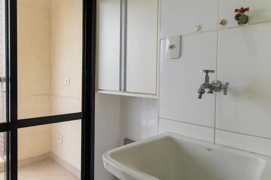 Área de Serviço de apartamento para alugar com 2 quartos, 57m² em Granja Viana, Cotia