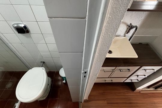 Banheiro de apartamento à venda com 2 quartos, 52m² em Jardim Alvorada, Santo André