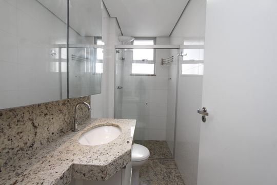 Banheiro Social de apartamento à venda com 2 quartos, 147m² em Buritis, Belo Horizonte