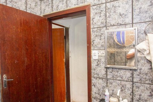 Banheiro Social de casa à venda com 2 quartos, 100m² em Bernardo Monteiro, Contagem