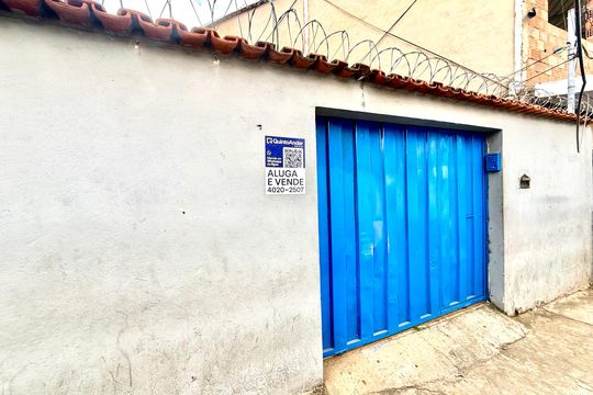 Fachada de casa à venda com 2 quartos, 100m² em Bernardo Monteiro, Contagem