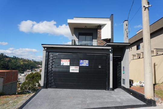 Fachada de casa de condomínio à venda com 3 quartos, 220m² em Alphaville, Santana de Parnaíba