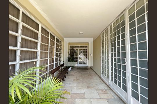 Hall de entrada de apartamento à venda com 2 quartos, 107m² em Vila Paulista, São Paulo