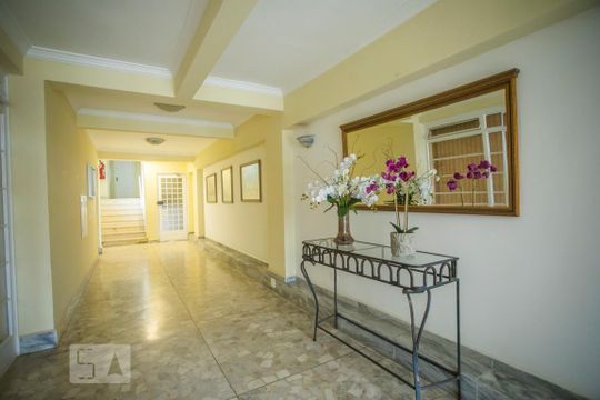 Hall social de apartamento à venda com 2 quartos, 107m² em Vila Paulista, São Paulo
