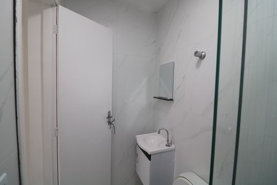 Banheiro de apartamento para alugar com 1 quarto, 38m² em Vila Prudente, São Paulo