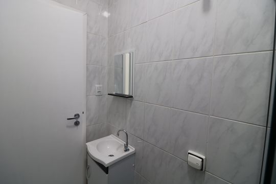 Banheiro de apartamento para alugar com 1 quarto, 36m² em Vila Prudente, São Paulo