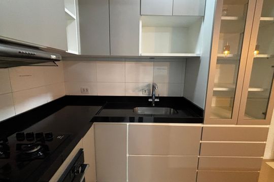 Cozinha de apartamento à venda com 2 quartos, 55m² em Vila Eldizia, Santo André