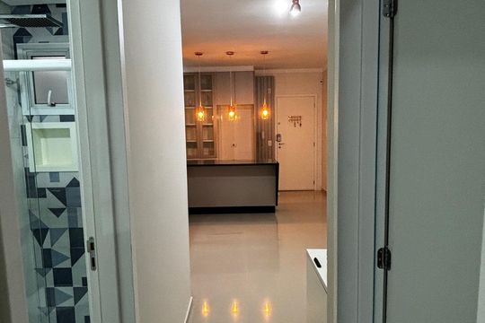 Corredor de apartamento à venda com 2 quartos, 55m² em Vila Eldizia, Santo André